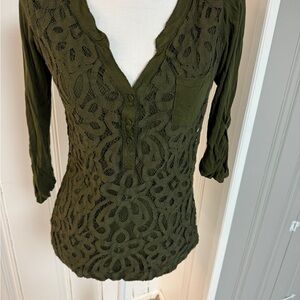 Anthropologie Vanessavirginia Green lace 3/4 sleeve top size Medium